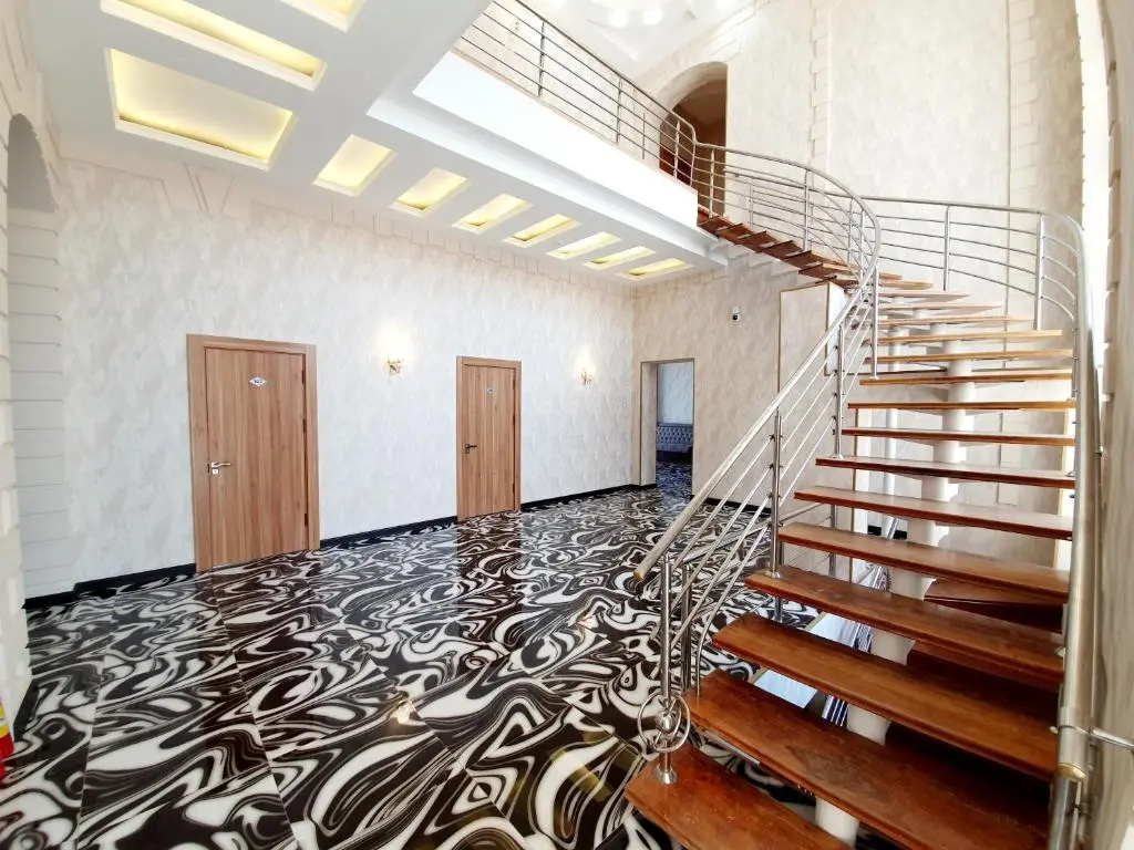 Lobby & Reception