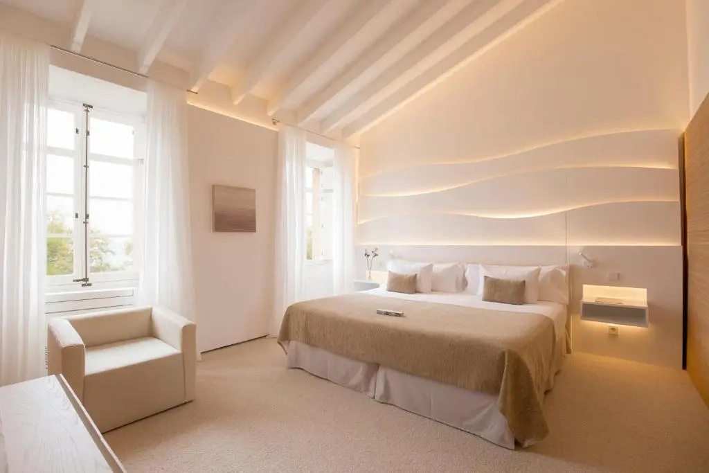 Can Simoneta Experience Deal room