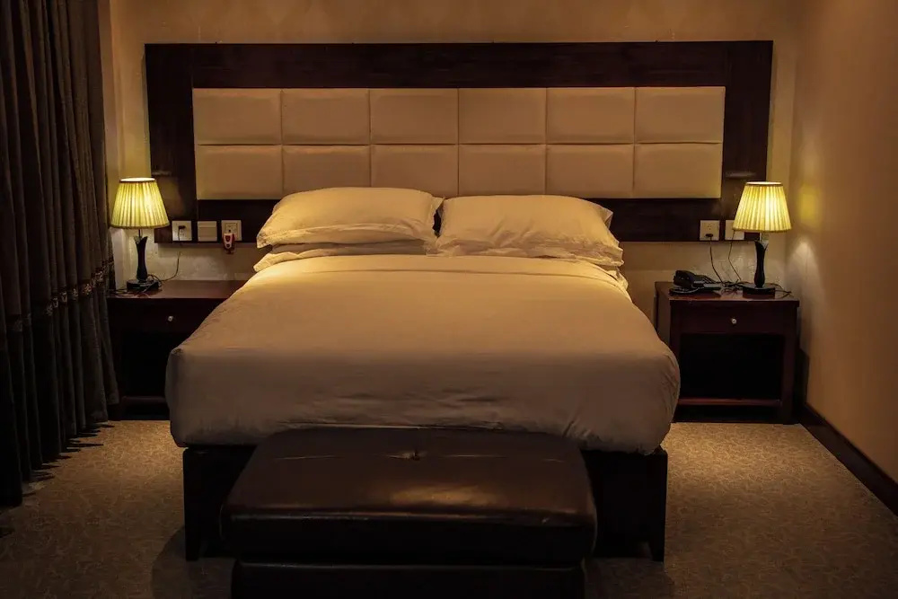 Ratna Hotel - Chambres