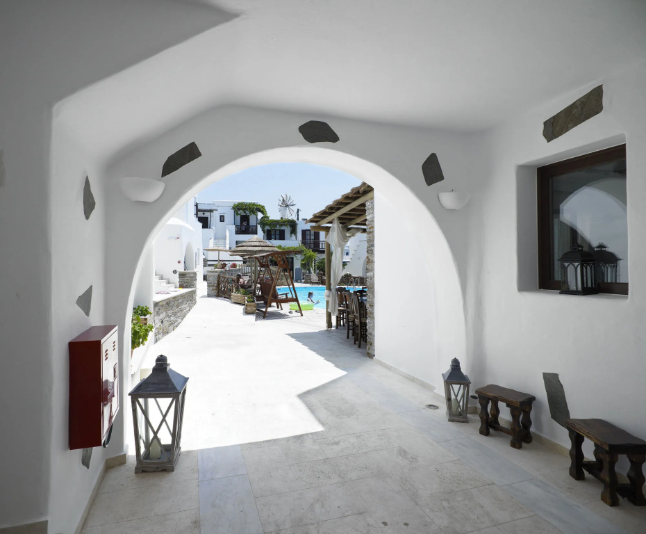 Lobby & Reception