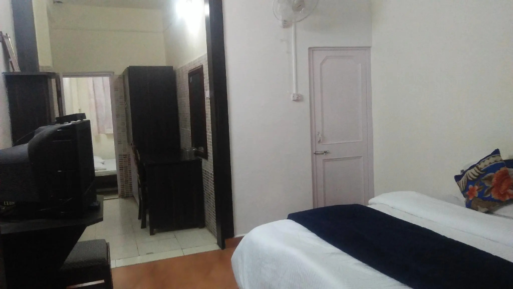 Economy Double room (full double bed)