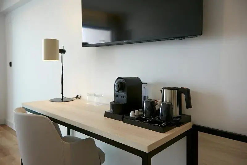 Standard Double room with partial sea view (full double bed)