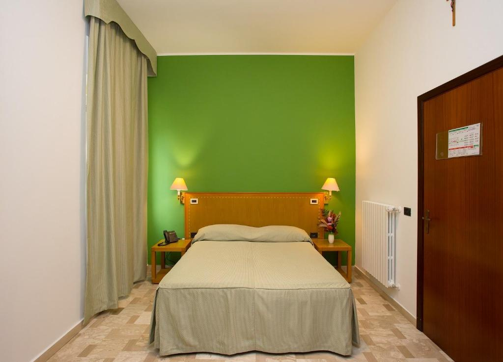 Economy Double room (full double bed)