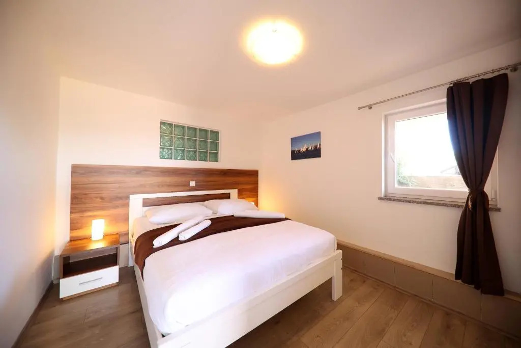 Suite with city view