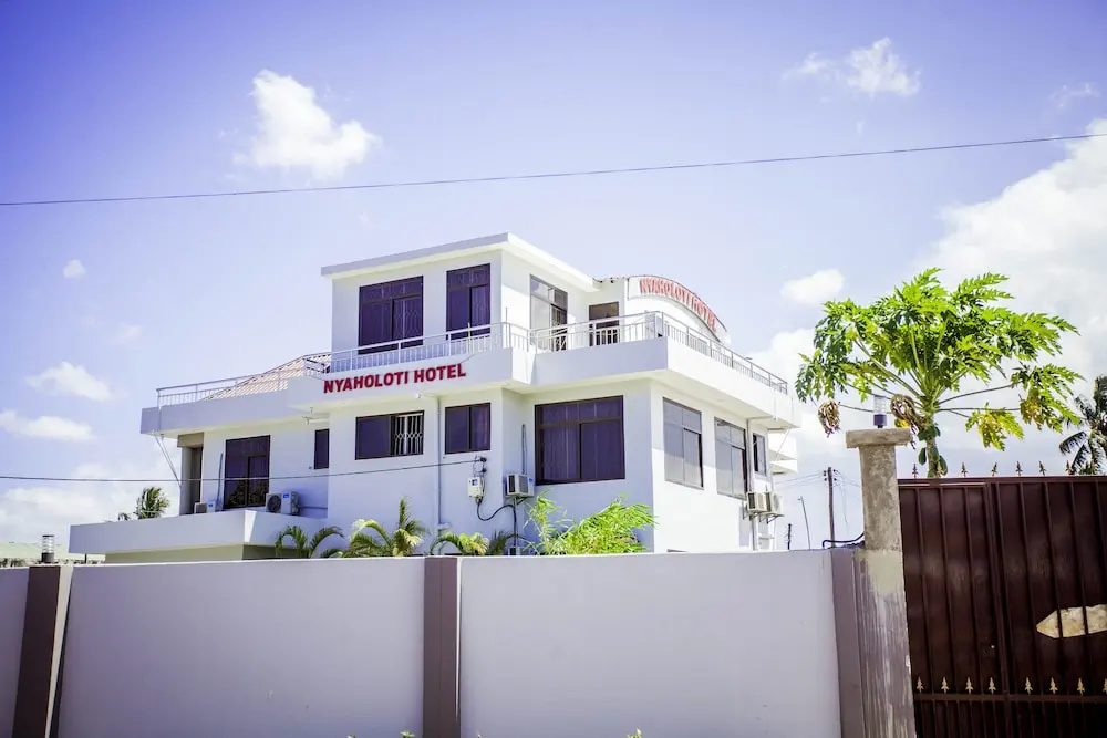 Nyaholoti Airport Hotel