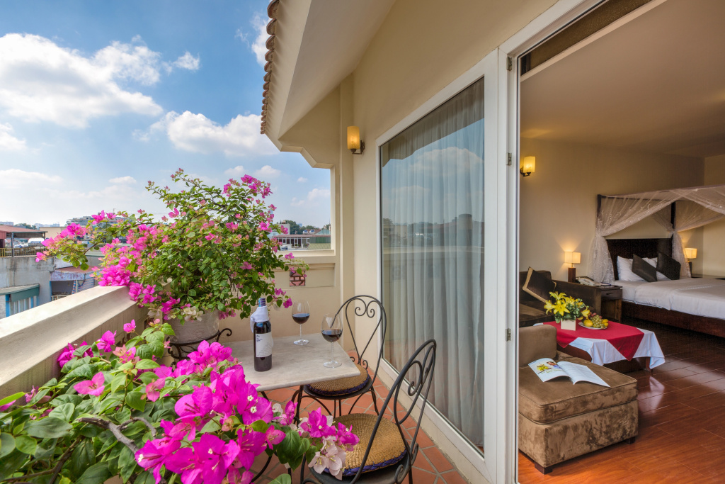 Balcony & Terrace