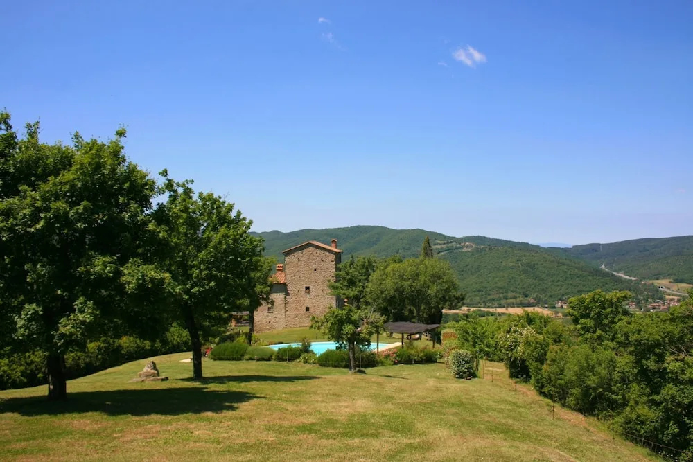 Wonderful private villa for 16 people with WIFI, private pool, TV and parking
