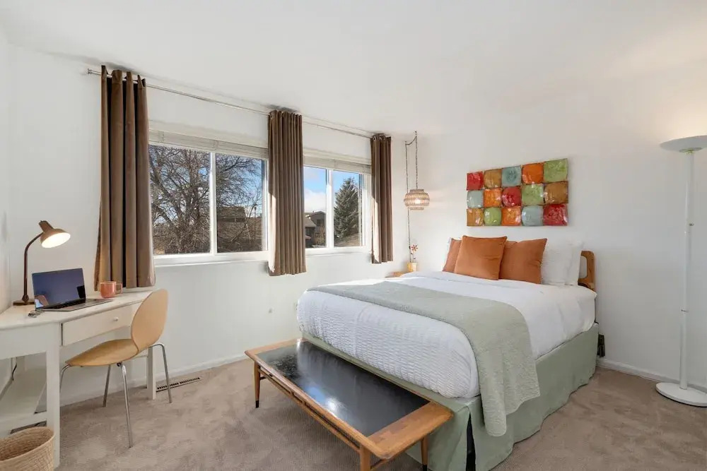 Mid-century Mod Retreat Lakefront Trails, Quiet — фото 5