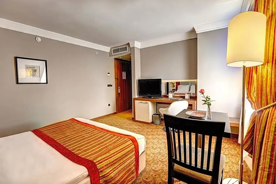 Economy room