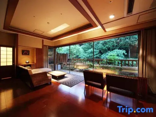 Standard room with mountain view
