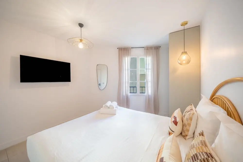 Apartment Place des Lices -2bdr/6p- Saint Tropez