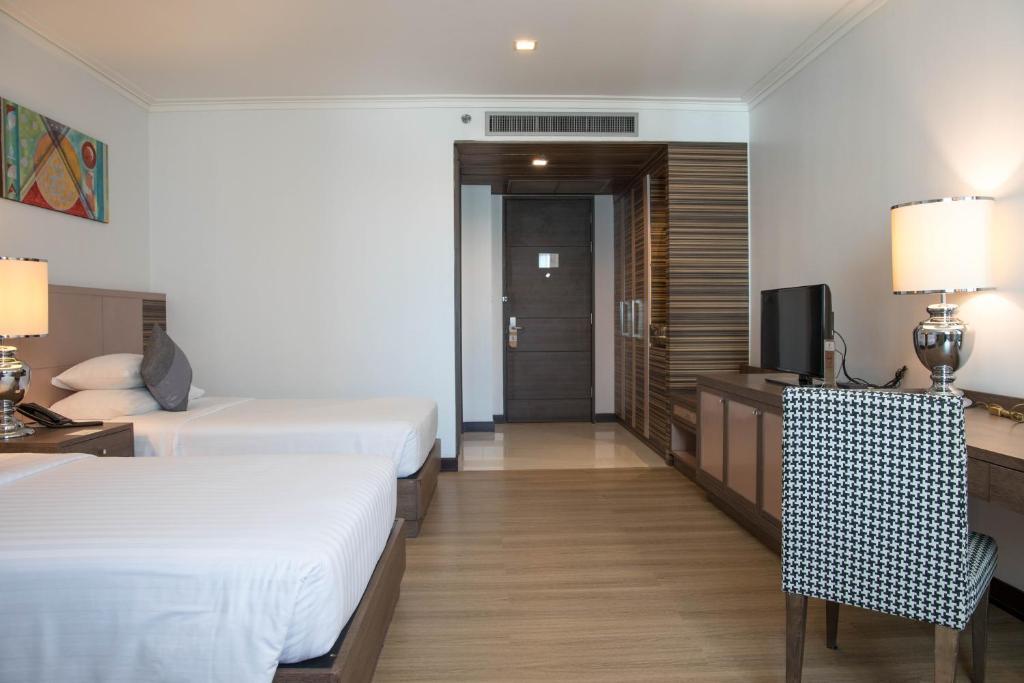 Трёхместный семейный номер Premier North Tower в The Berkeley Hotel Pratunam