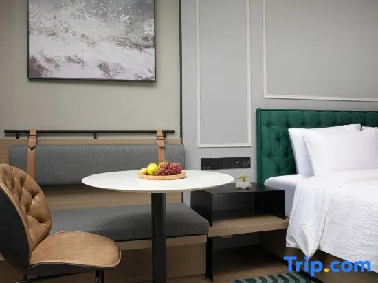 Deluxe Double room (full double bed)