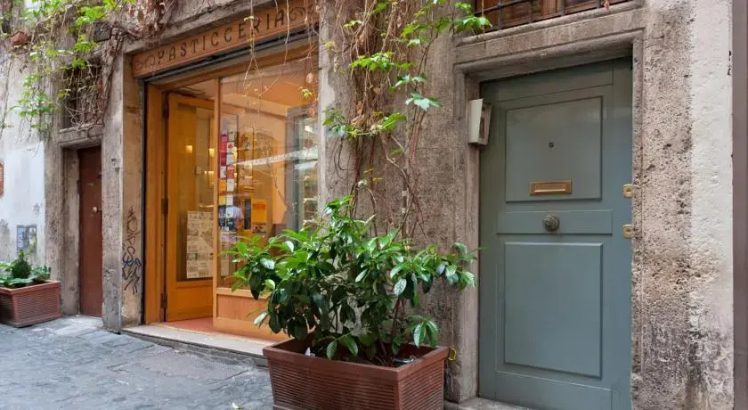 Navona Enchanted House
