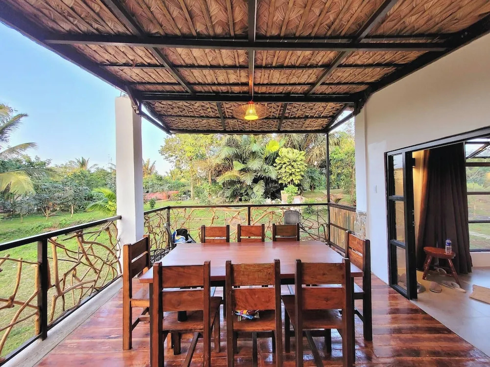 Modern Bahay Kubo Near Tagaytay - Casita Anahaw