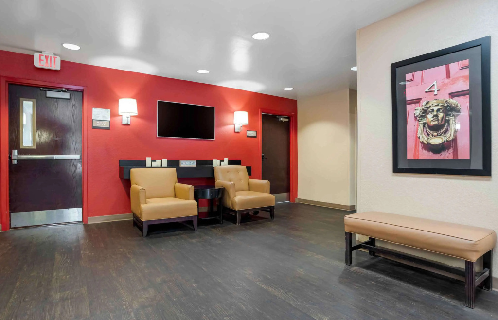 Lobby & Reception