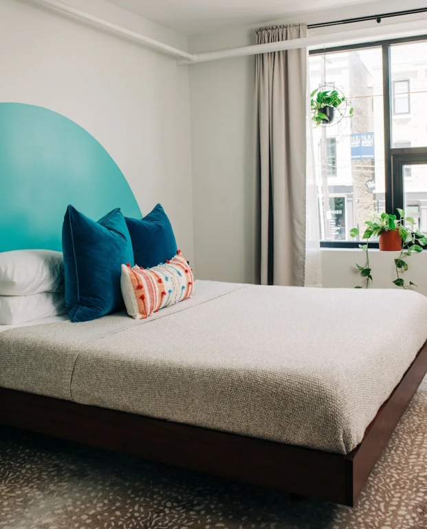 Superior Double Suite with city view (full double bed)