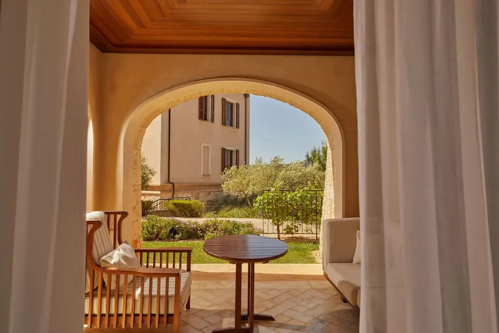 Junior Suite with balcony and with garden view