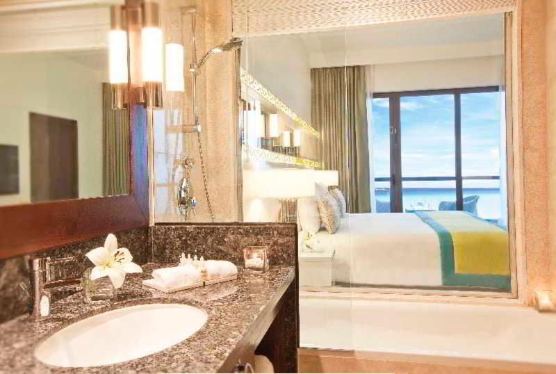 Ja Ocean View Hotel