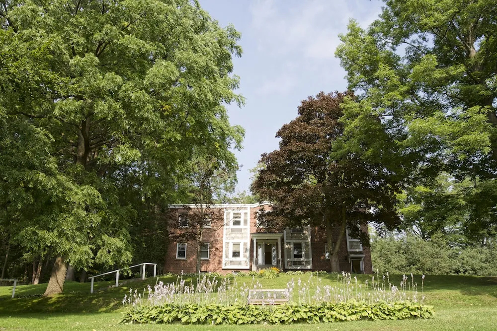 Westover Inn - фото 33