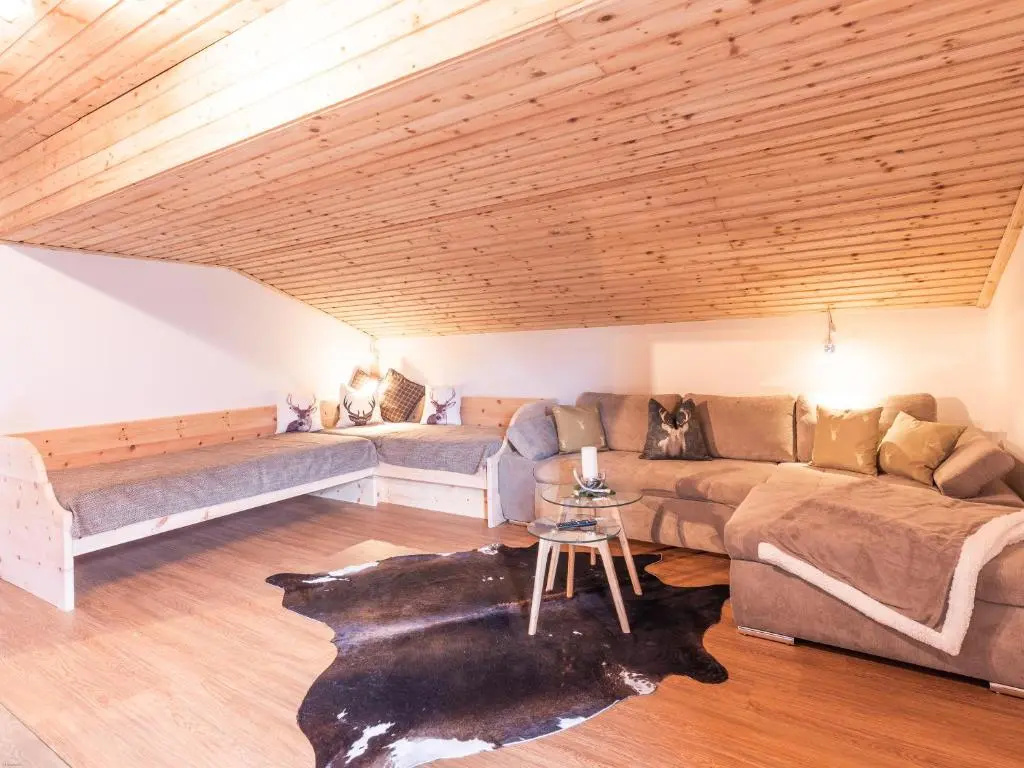 3 Bedrooms Apartment