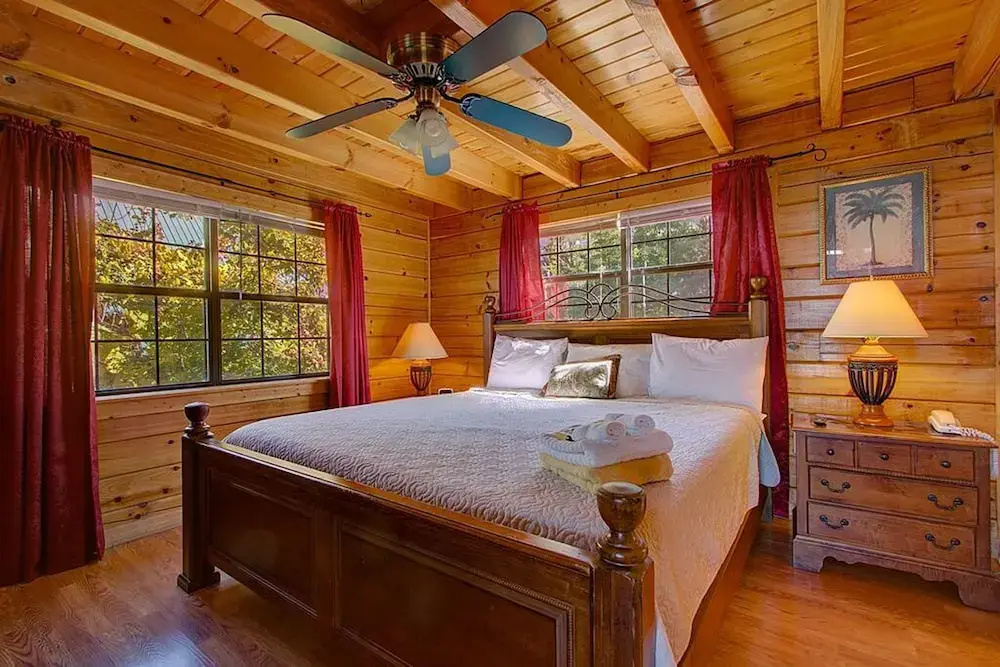 Picturesque 2 2 Close to Parkway