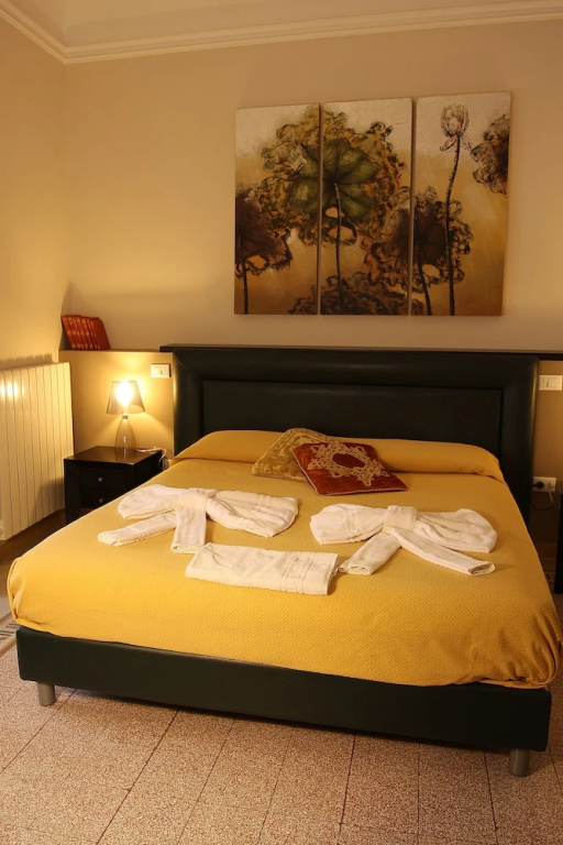 Standard Double room with balcony (full double bed)