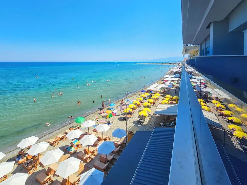 Beach & Waterfront