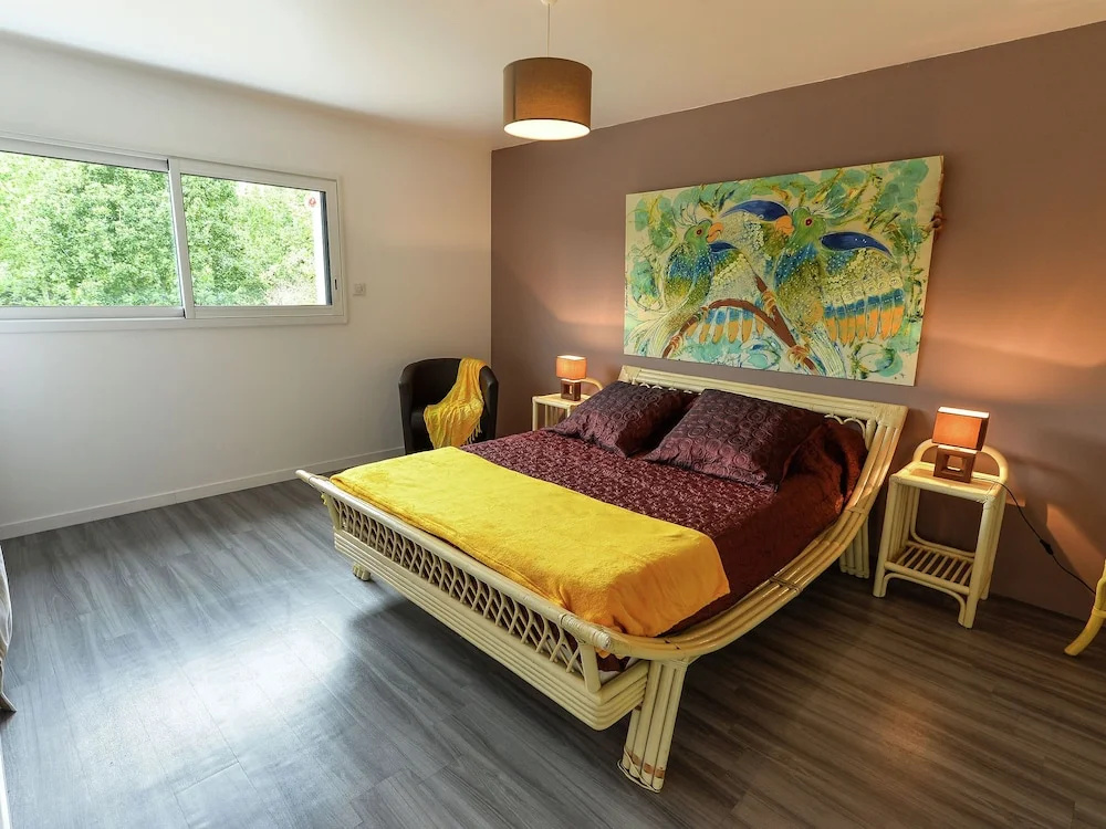 Welcoming Villa in Fouesnant With Swimming Pool