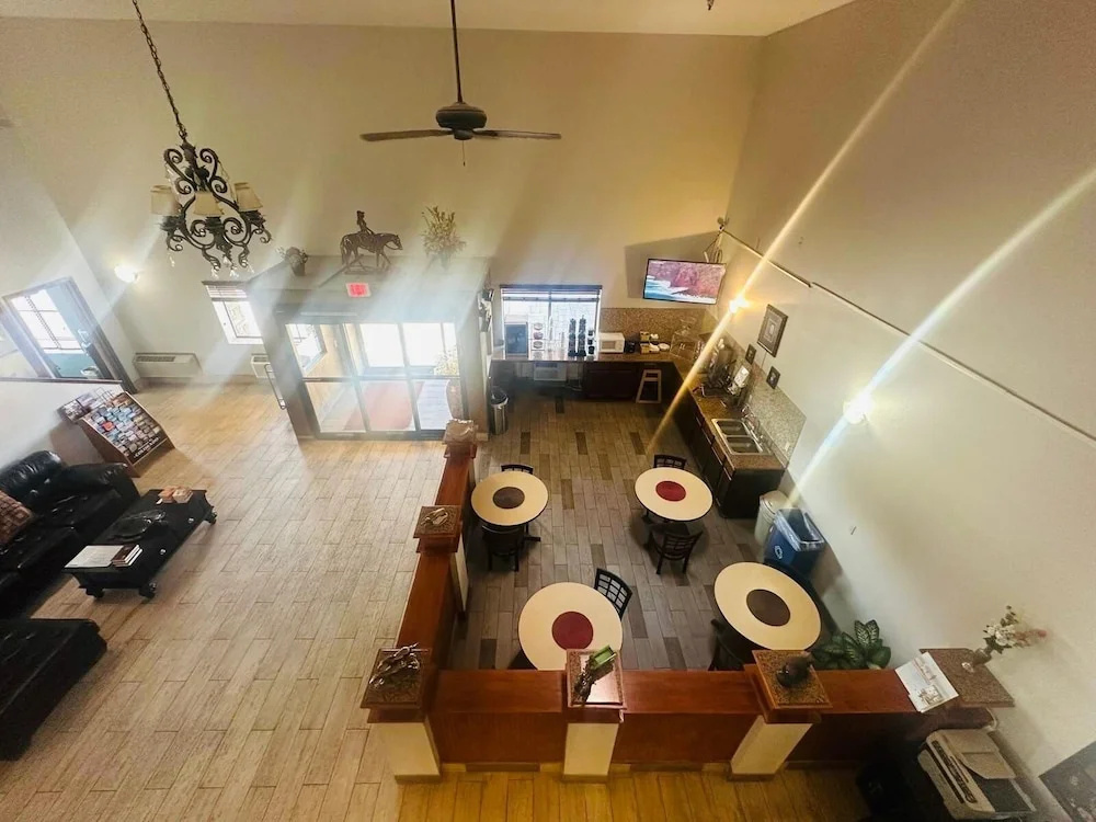 Lobby & Reception