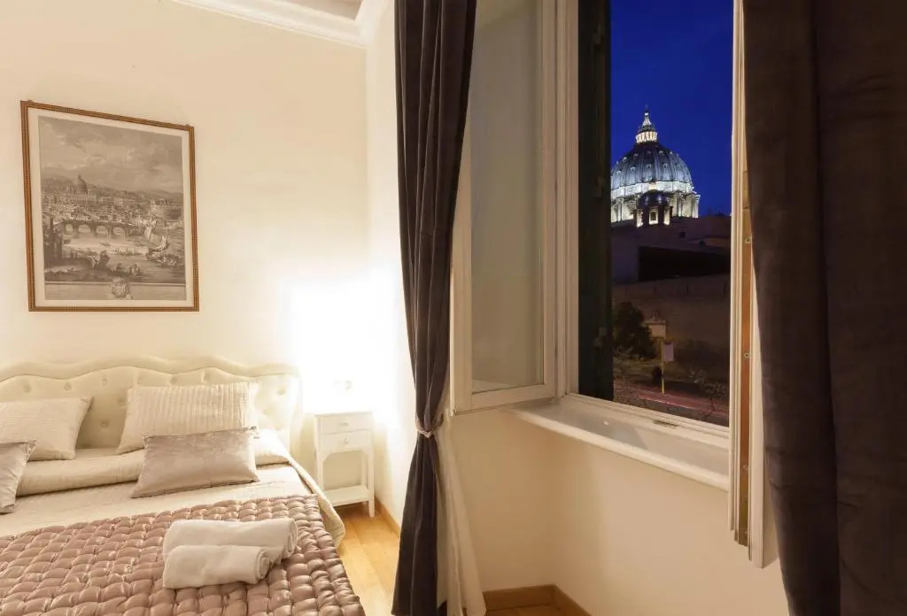 Deluxe Double room (full double bed)