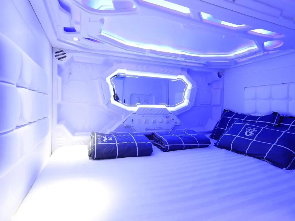 Standard Capsule (full double bed)