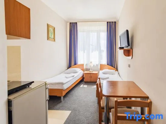Economy Double Studio (twin beds)