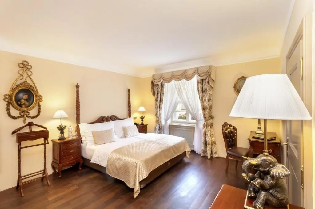 Superior Double room (full double bed)