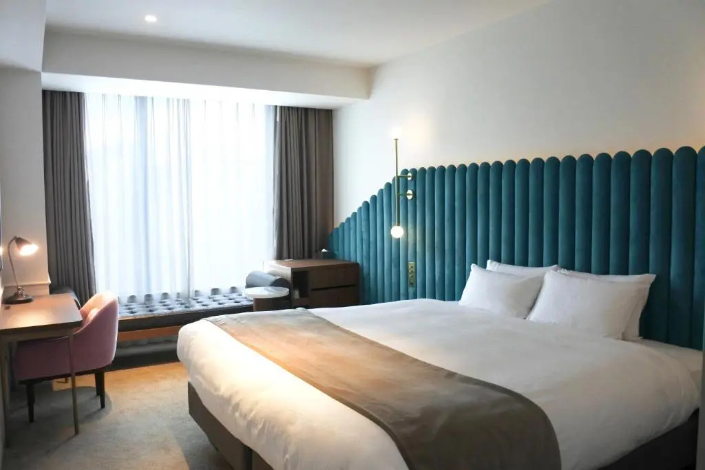 Superior Double room with city view (full double bed)