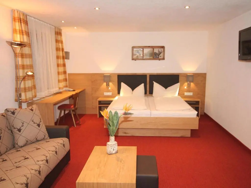 2 Bedrooms Apartment