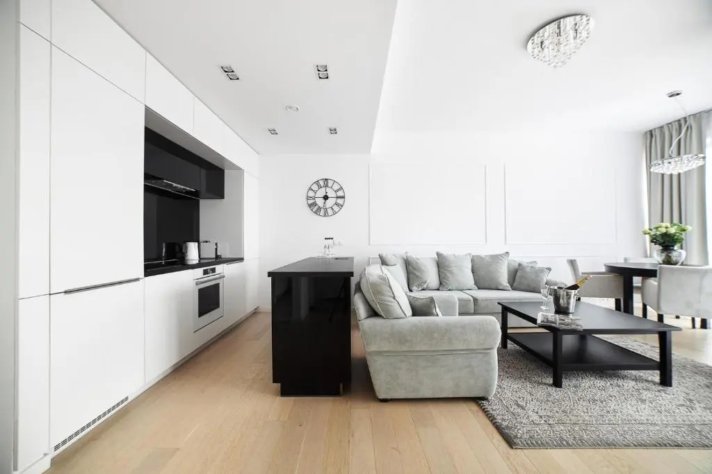 1 Bedroom Apartment with partial sea view