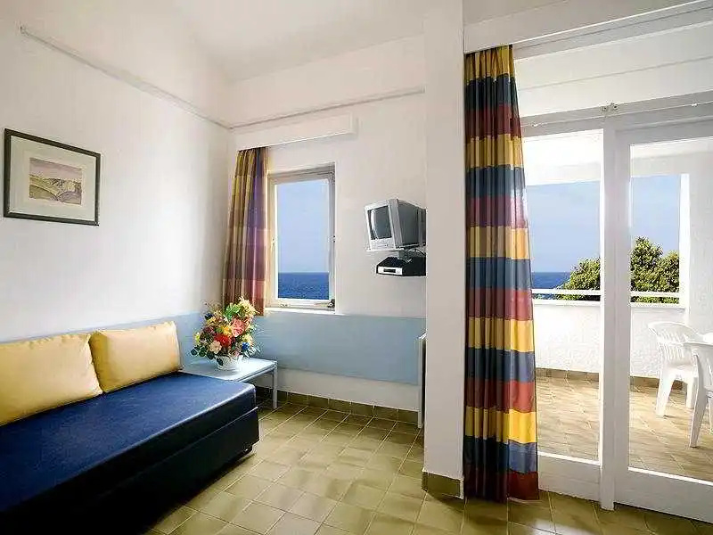 1 Bedroom Quadruple Apartment