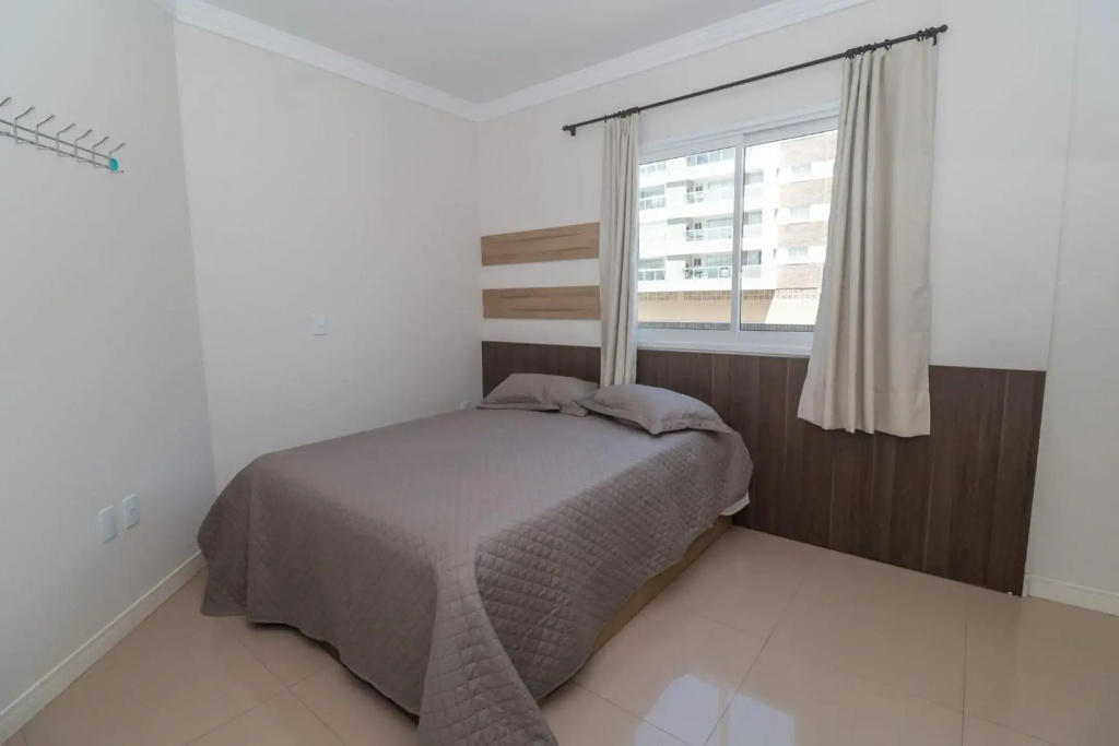 377 - Belissimo apartamento na praia de Bombas