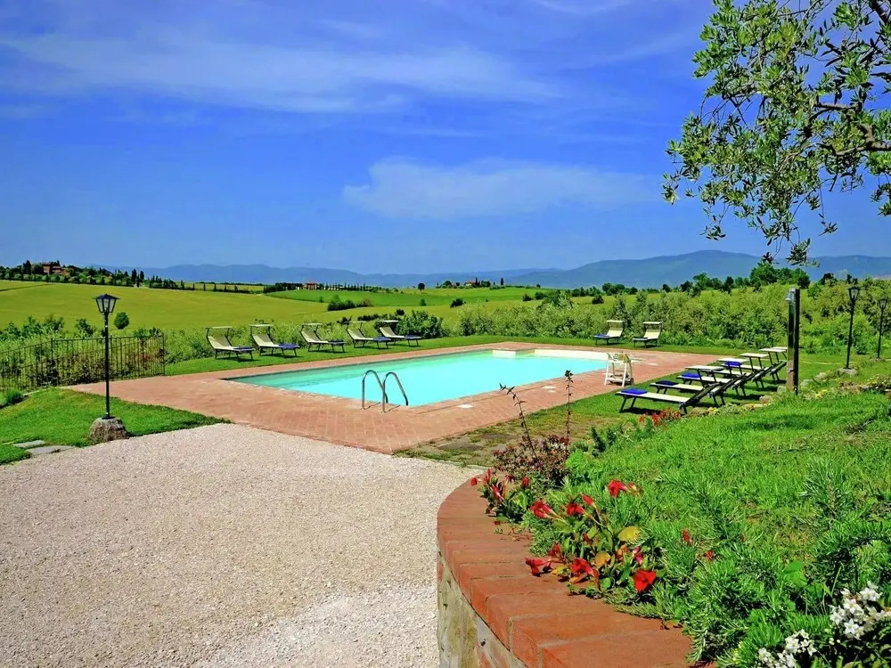 Holiday Home in Tuscany With Pool & Vineyards