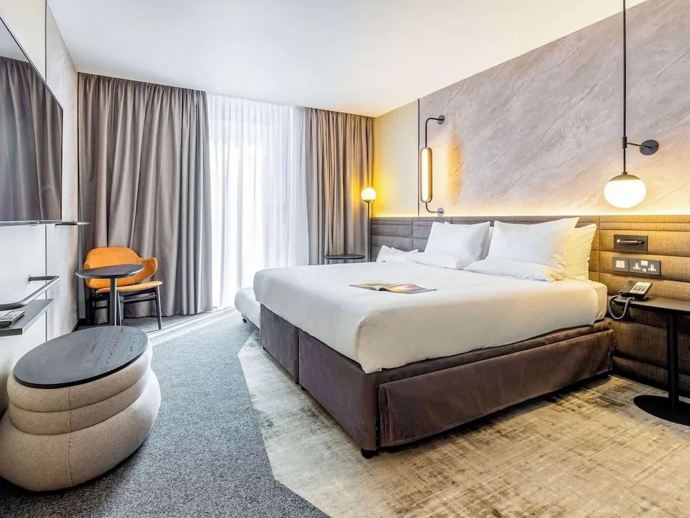 Executive Double room (full double bed)