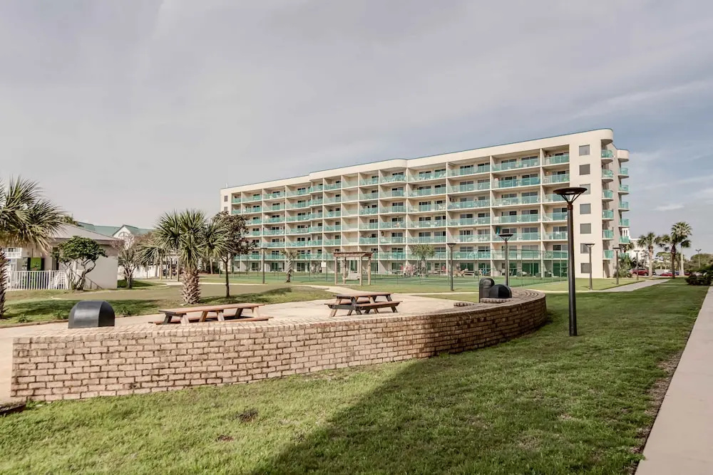 Royal Gulf Beach & Racquet Club 5802 Condo by RedAwning