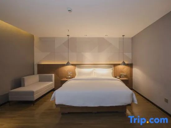 Deluxe Double room (full double bed)