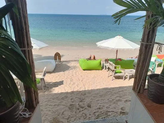 Beach & Waterfront