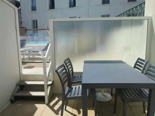 Balcony & Terrace