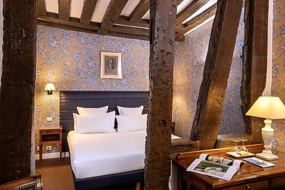 Relais Hotel Du Vieux Paris 55