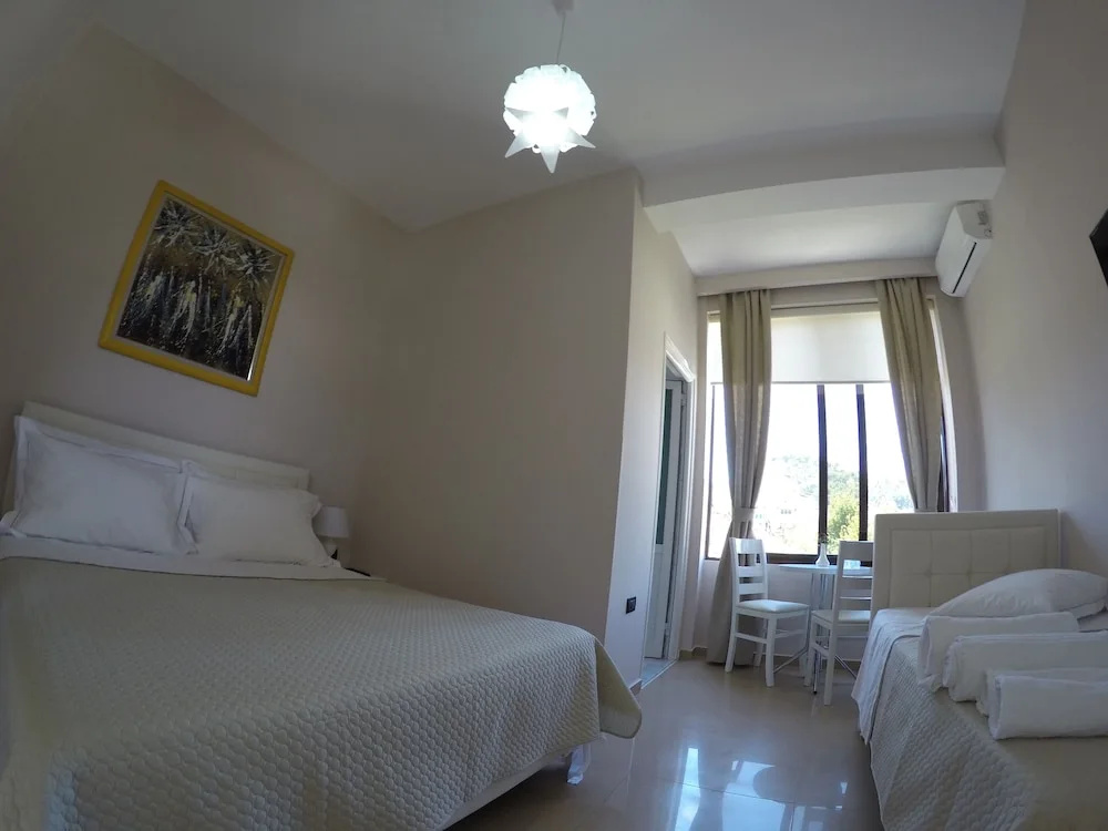 Standard Triple room with mountain view