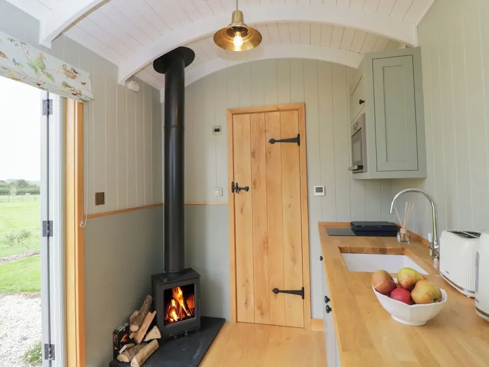 Goose Whistle Hut