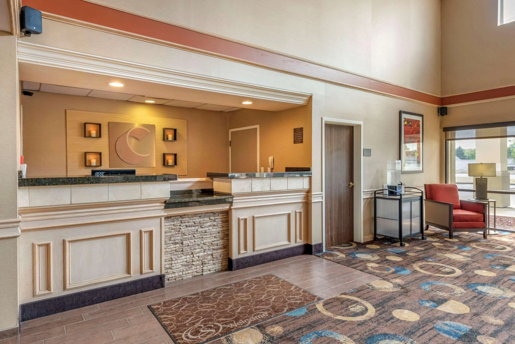 Lobby & Reception