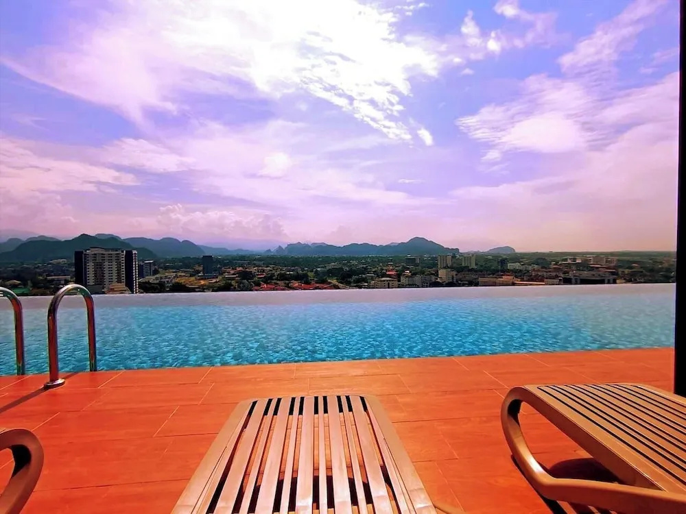 The Horizon Ipoh Dual L12 by Grab A Stay